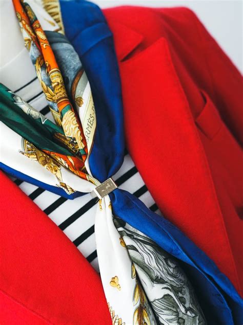 Five Ways To Authenticate A REAL Hermes Scarf.